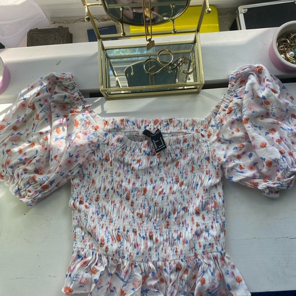 floral top - Picture 1 of 1